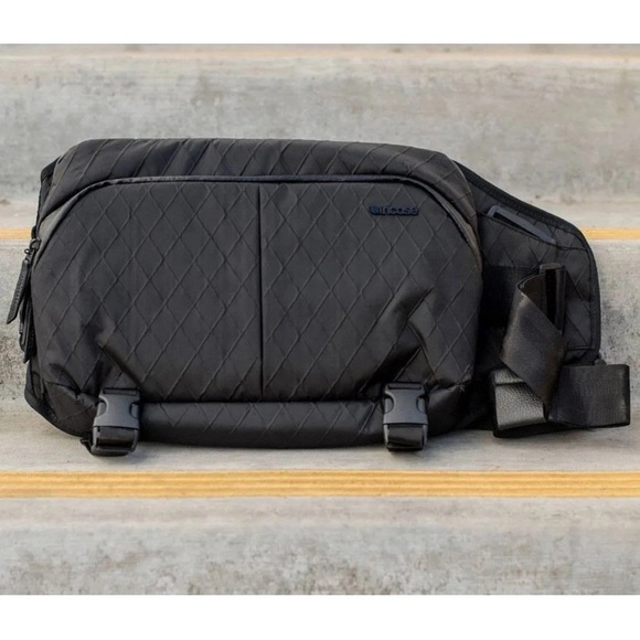 *Rare* Incase Diamond Wire Sling Shoulder Bag Black - Picture 2 of 3